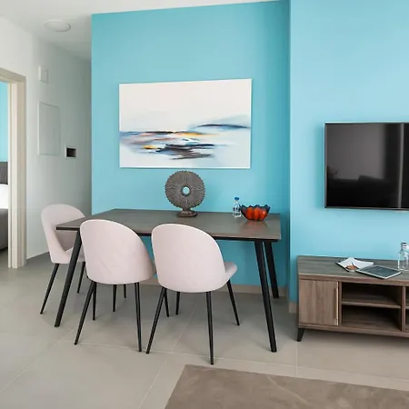 Modern 1br With View In * Lárnaca